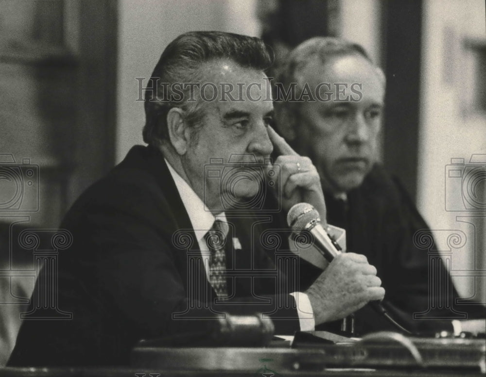 1983 Press Photo Representative Joe McCorquodale, speaker of the House - Historic Images