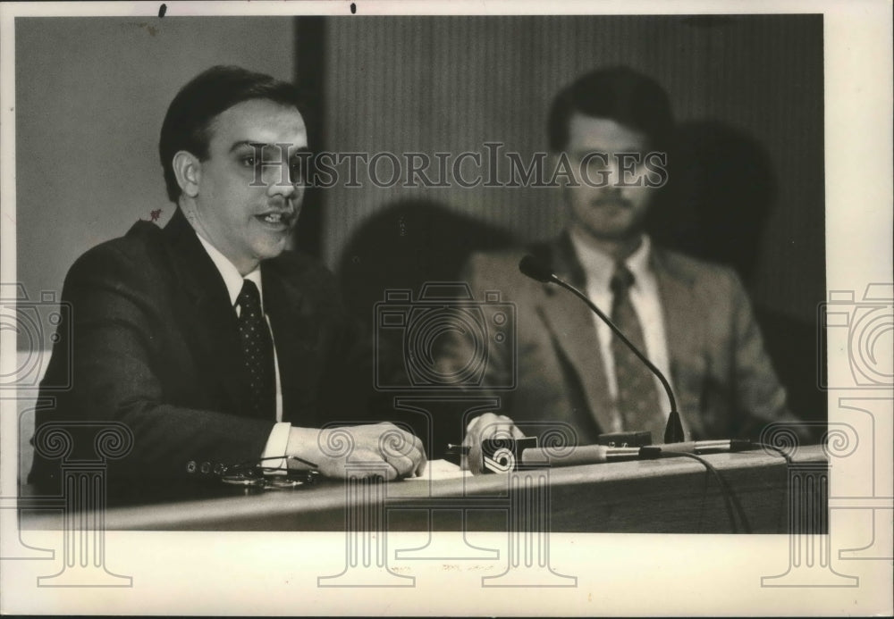 1988 Robert Mitchell, Hoover School Board, with unidentified person - Historic Images