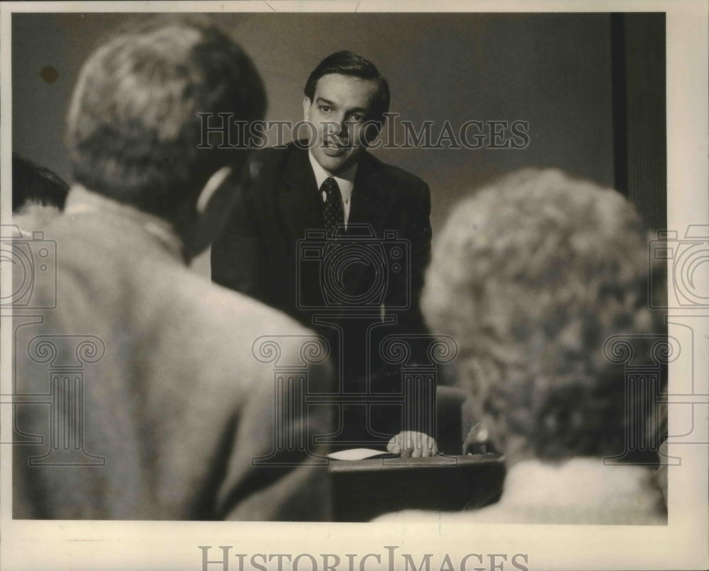 1988 Hoover, Alabama School Board Superintendent Robert Mitchell - Historic Images