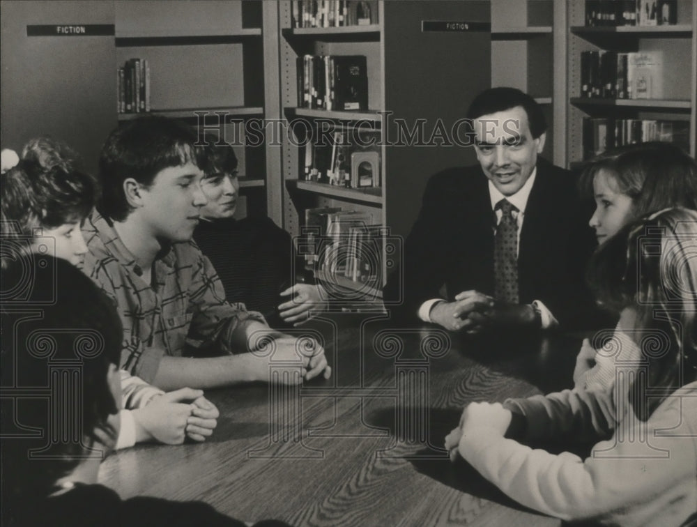 1988 Hoover, Alabama School Superintendent Robert Mitchell, Students - Historic Images