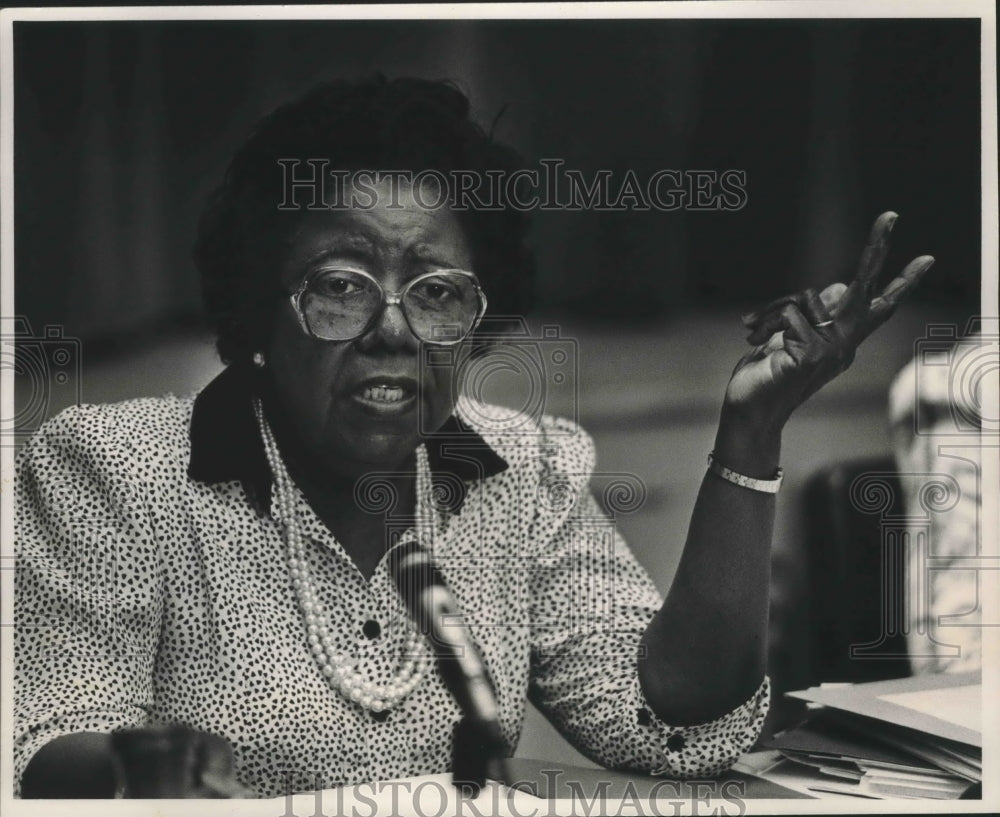 1987, Ossie W. Mitchell at Birmingham School Board of Education Meet - Historic Images