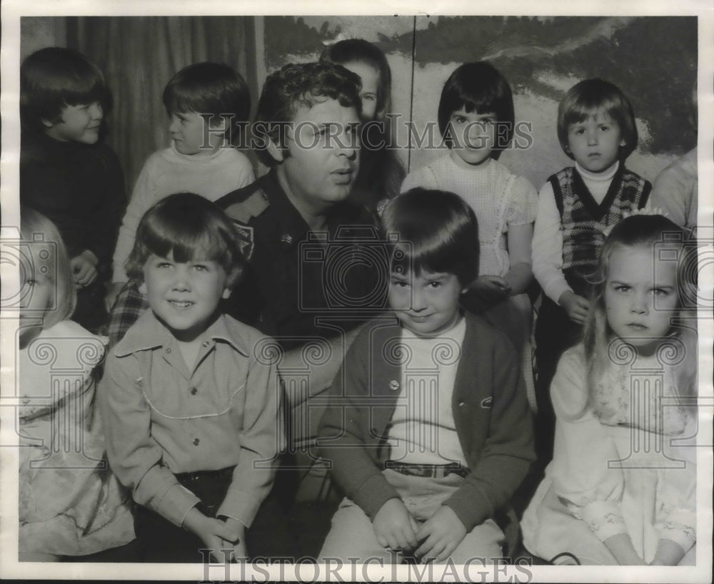 1976, Neal Miller, Local TV Host, With Children - abna37367 - Historic Images