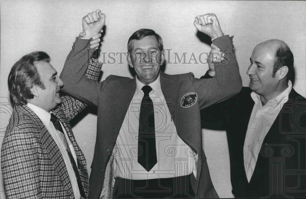 1988 Press Photo John Poer &amp; 2 others, saluting Kickoff Club - abna37459 - Historic Images