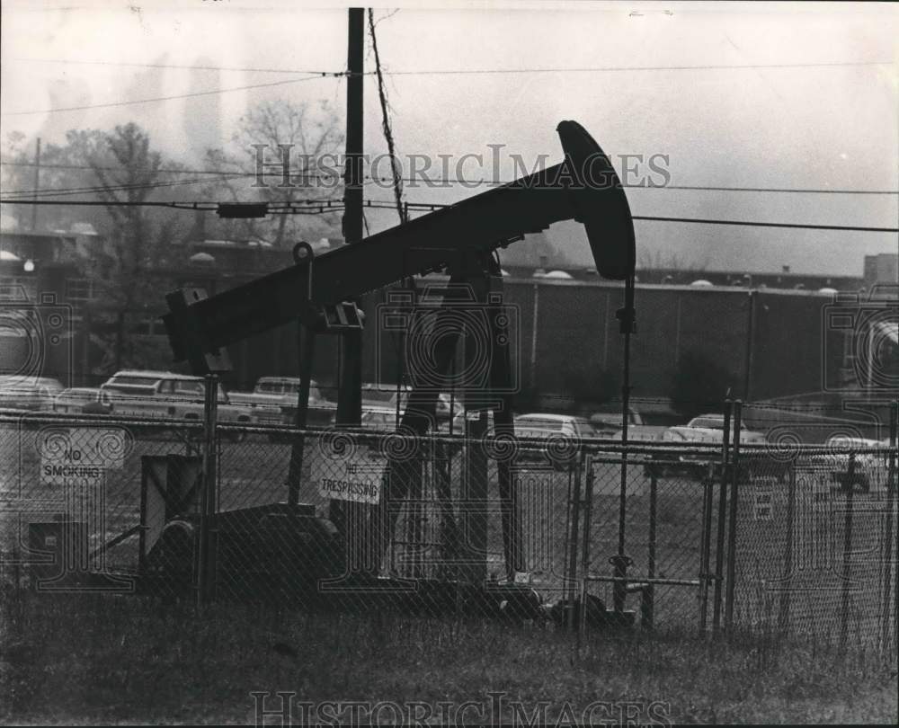 1983 Press Photo Methane Gas Well in Pleasant Grove, Alabama - abna37510 - Historic Images