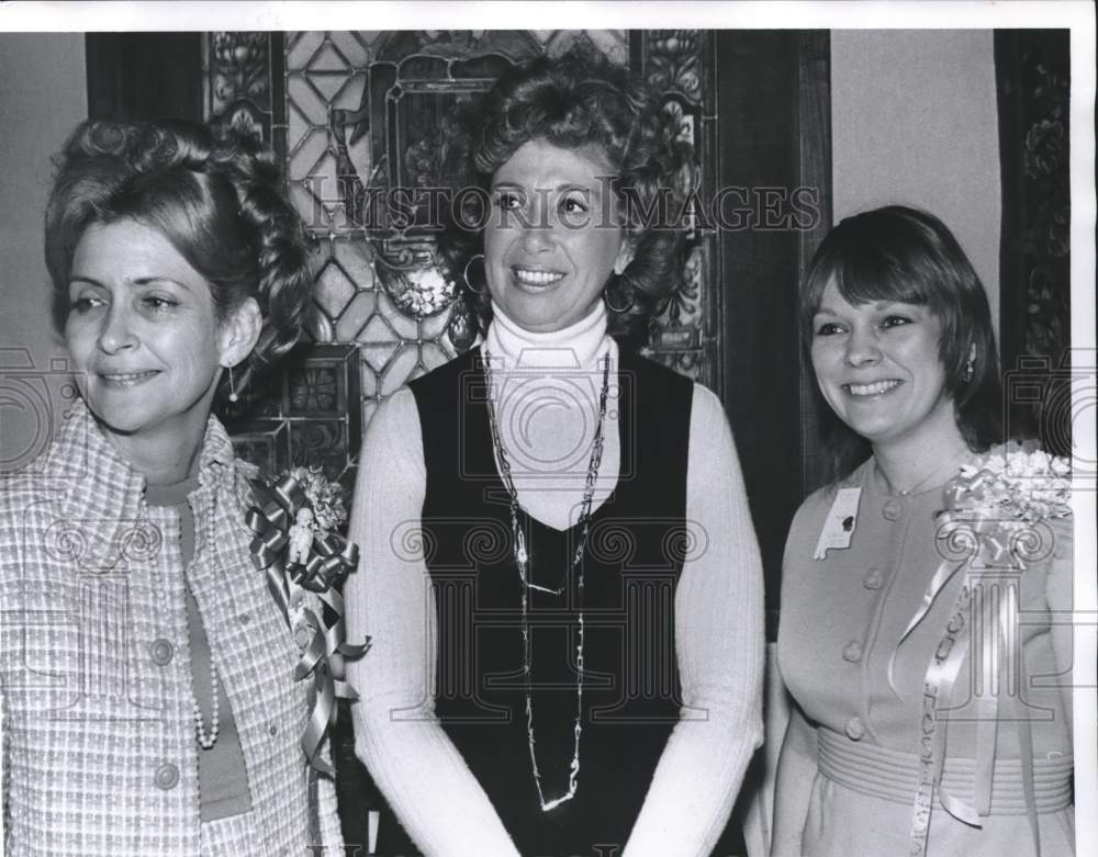 1975 Press Photo Women&#39;s Club Leaders Prepare for March of Dimes Campaign - Historic Images