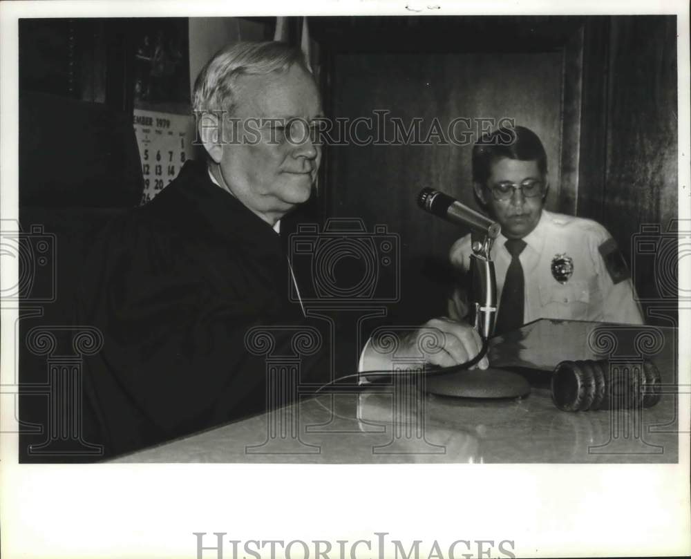 1979 Press Photo Shelby County Judge James H. Sharbutt Presiding - abna37610 - Historic Images