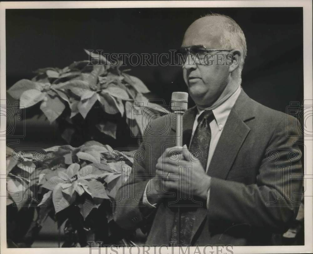 Press Photo Mr. Shepherd Representing Hoover, Alabama, School Board - abna37656 - Historic Images