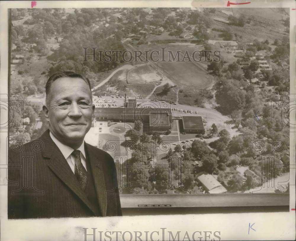 1967 W. L. Radney, Mayor of Alexander City, Alabama, Bright Future - Historic Images