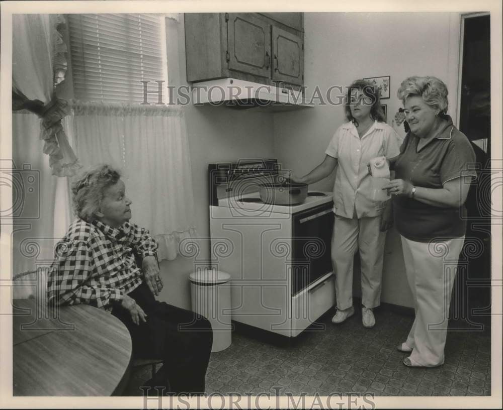 1986, Ethyland Andress, Margaret Spurger &amp; Lois Crowder in Fairfield - Historic Images