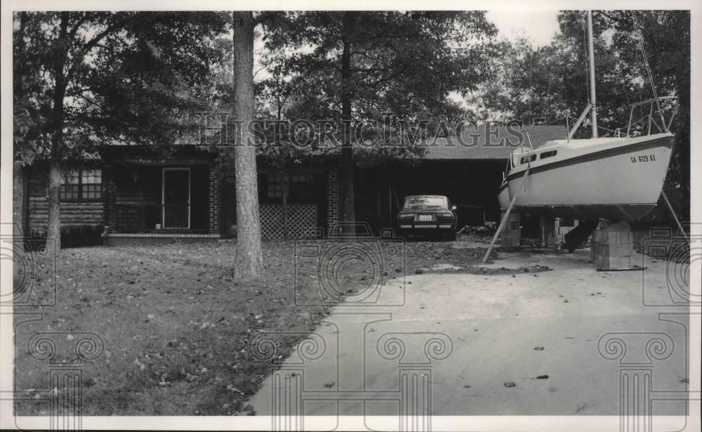 1990 Press Photo Home with car, Rex, Georgia, hometown of Walter Leroy Moody - Historic Images