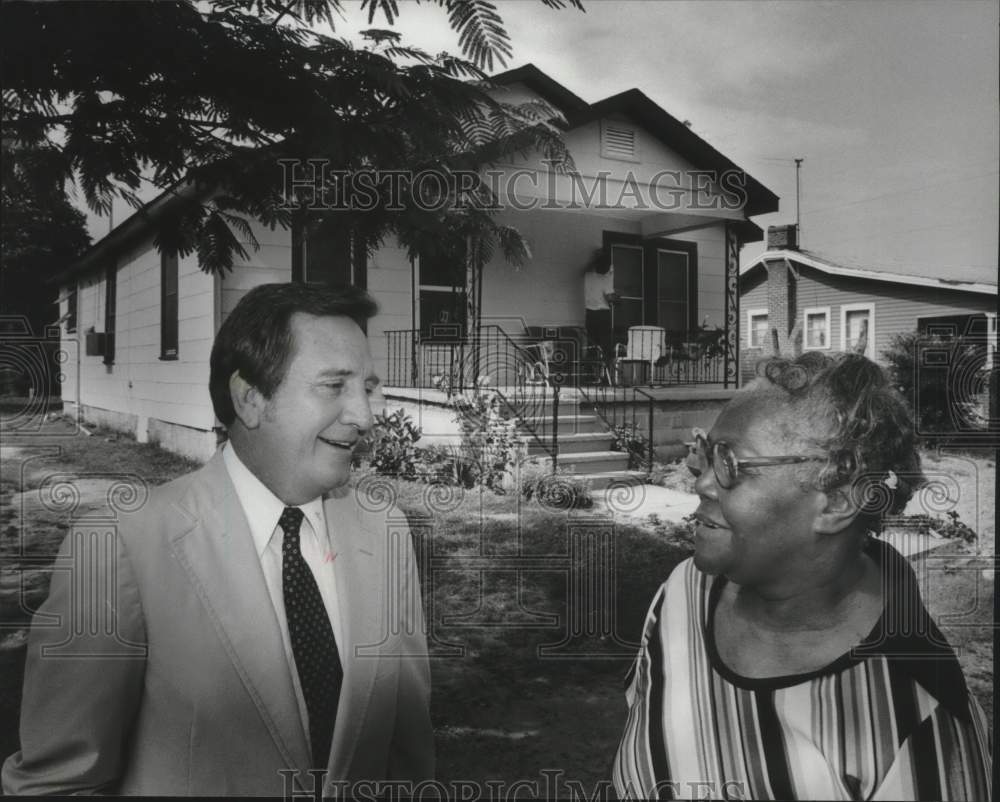 1982 Mayor Ed Porter &amp; Willie Ann Duncan at Rehabilitated House - Historic Images