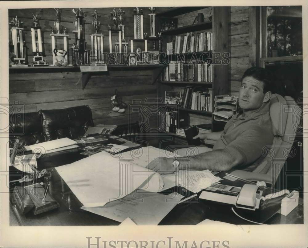 Press Photo King Ranch founder Tom Owen at desk, Alabama - abna37778 - Historic Images