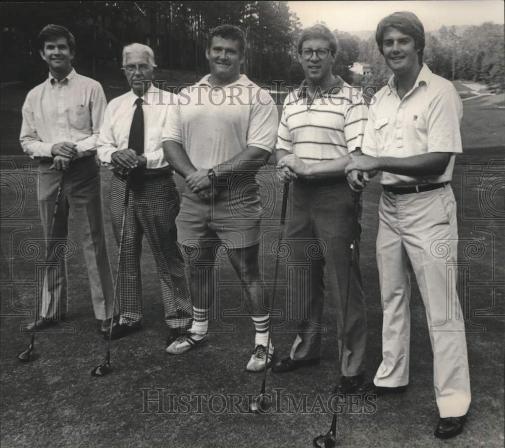 1982 Press Photo Tom Owen & 4 men, golf tournament, Birmingham, Alabama - Historic Images