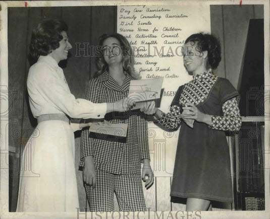 1973, Women Civic Leaders Meet in Huntsville, Alabama - abna37839 - Historic Images