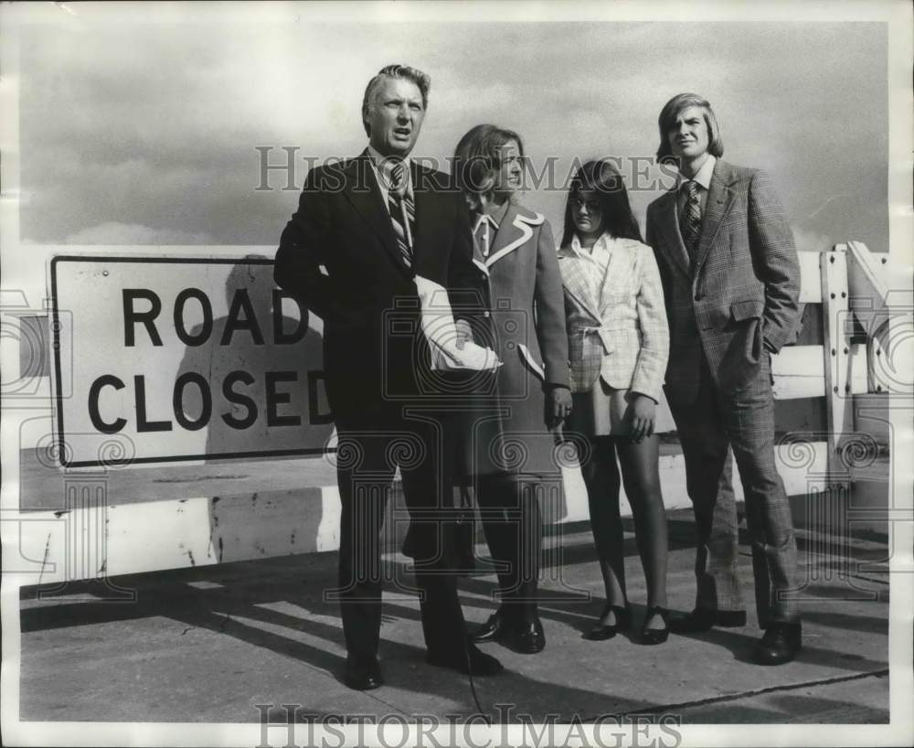 1973, Alabama Gubernatorial Candidate Gene McLain and Family - Historic Images