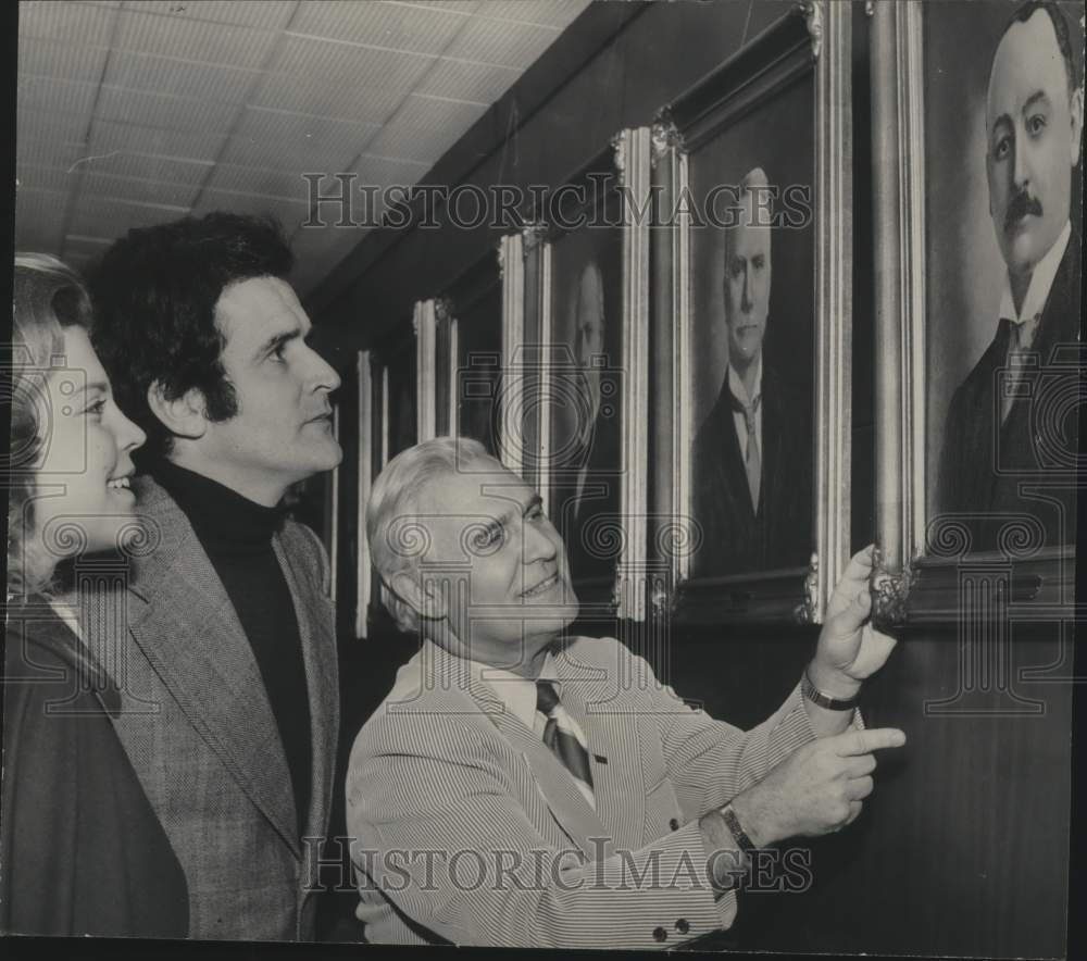 1972 Press Photo Birmingham, Alabama Mayor George Seibels and Visitors - Historic Images