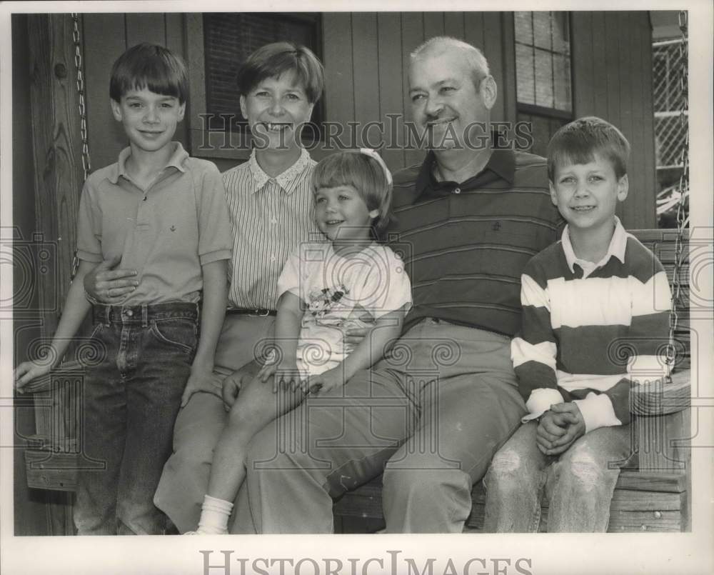 1990 Press Photo Larry Sherrer, with his family on the front porch - abna37869 - Historic Images