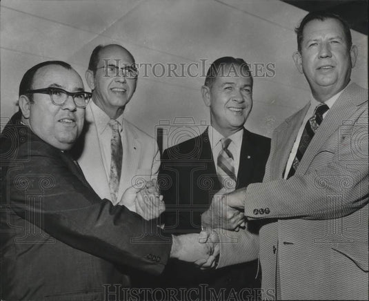 1972 Press Photo Dr. Robert Sherrill & others, Mercy Hospital, Birmingham, AL - Historic Images