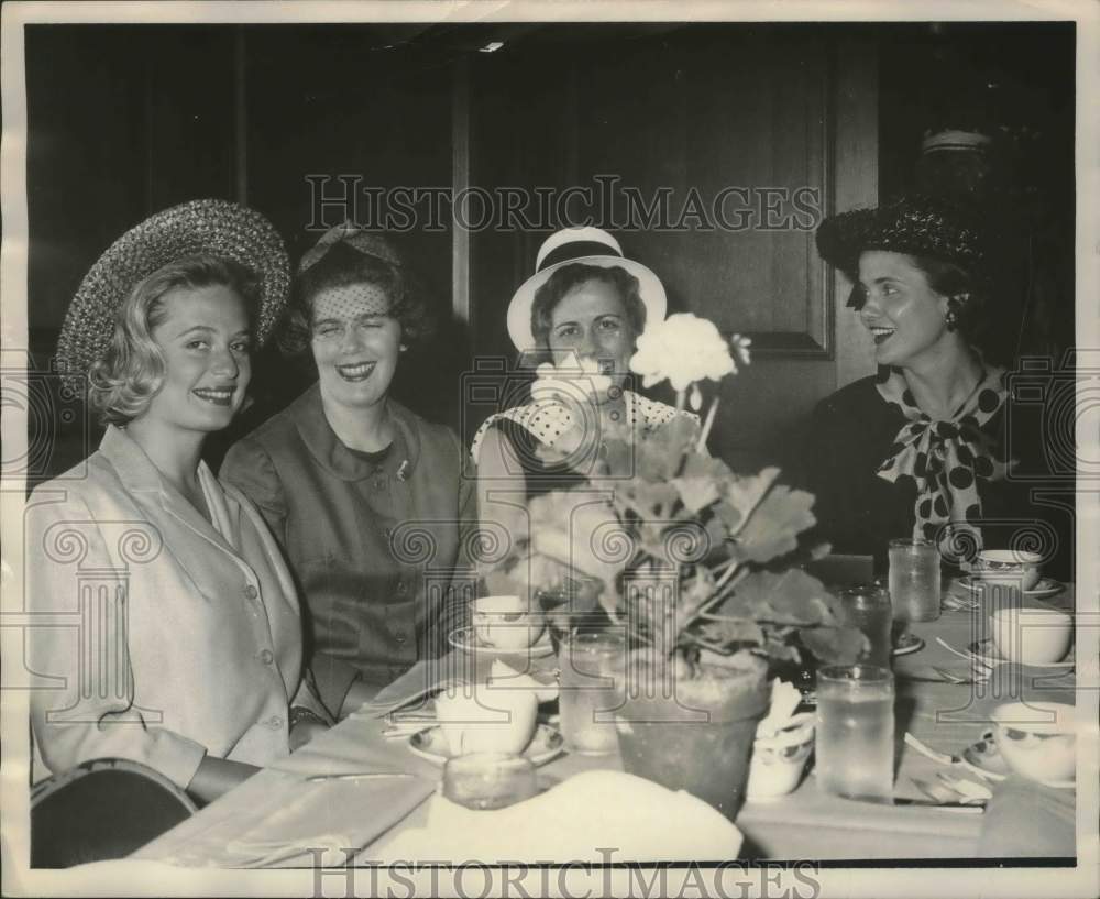 1965 Press Photo Mrs. Alfred Short Jr. and others at tea, Scribblers - abna37881 - Historic Images