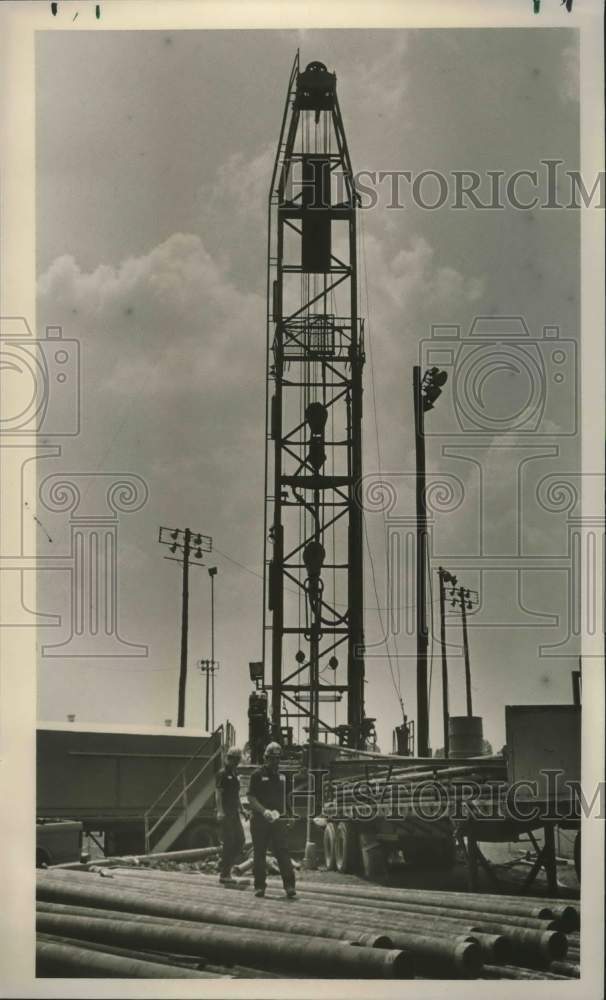 1986 Press Photo Gas Drilling Rig in Pleasant Grove, Alabama - abna37974 - Historic Images