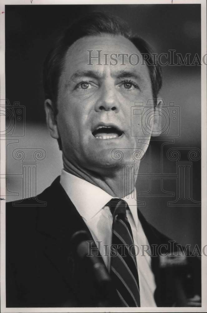 1990 Press Photo Politician Don Siegleman Speaking - abna38008 - Historic Images