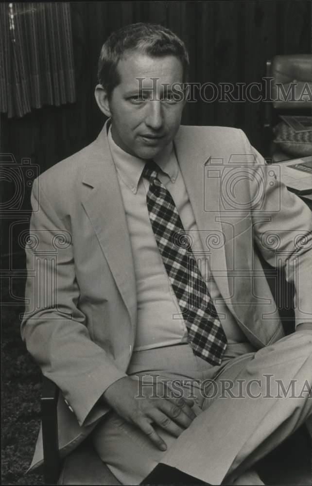 1983 Press Photo Steve Simmons, Woodlawn High School principal - abna38035 - Historic Images