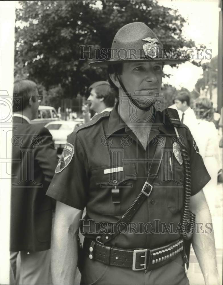 1982 Press Photo Officer Larry Skipper, Birmingham Police Department - abna38059 - Historic Images