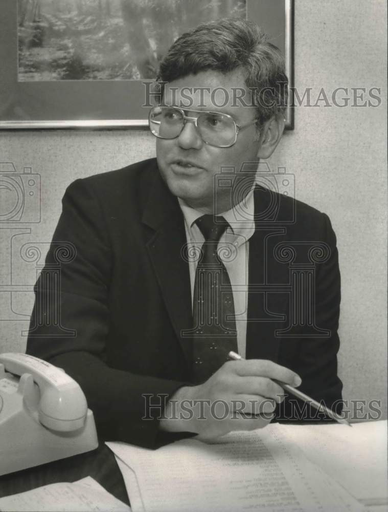1982 Press Photo Pete Short, Bessemer, Alabama District Attorney at meeting - Historic Images
