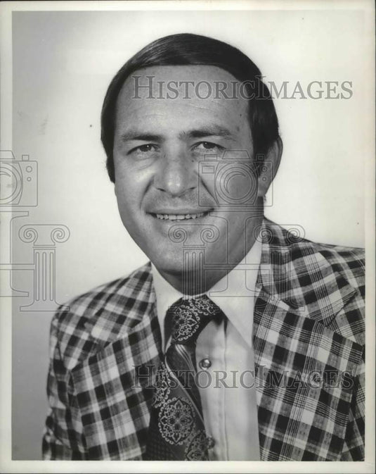 1976 Press Photo Winston Porter, President, Home Federal Savings & Loan - Historic Images