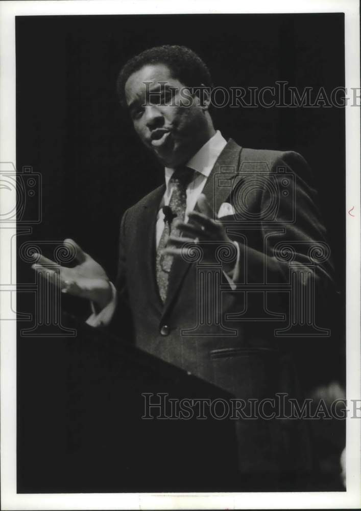 1988 Press Photo Reverend Julius Scruggs Preaching - abna38259 - Historic Images