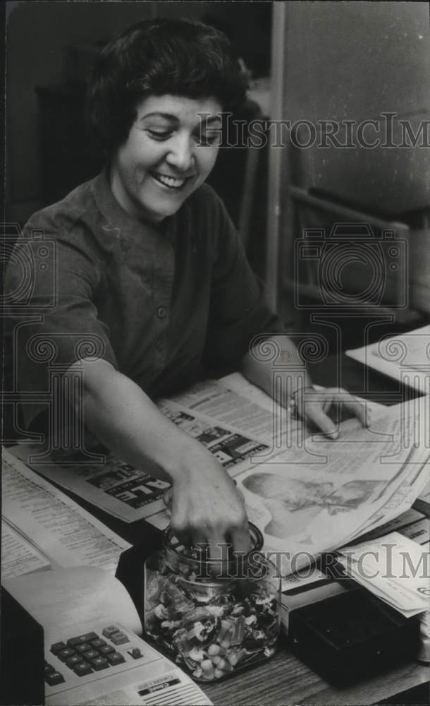 1980 Press Photo Birmingham News Staff Reporter Jean Self - abna38370 - Historic Images