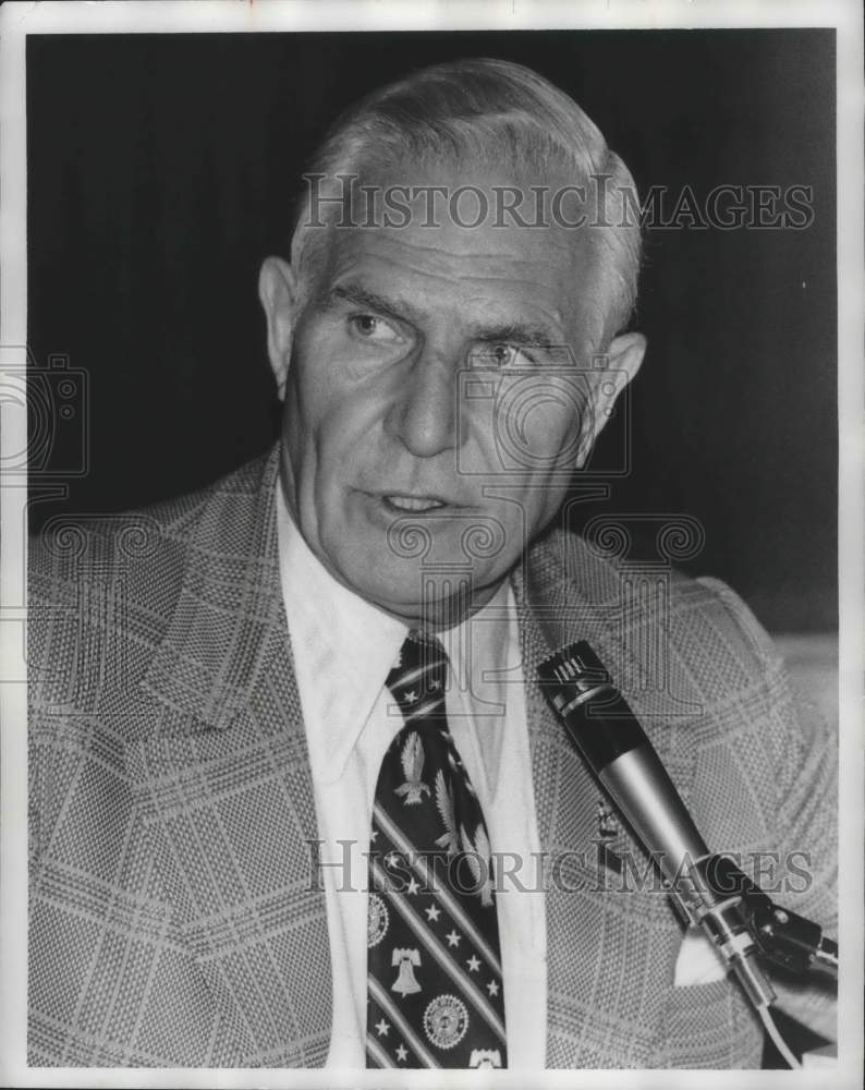 1975 Press Photo Birmingham, Alabama Mayor George Seibels Speaking - abna38397 - Historic Images