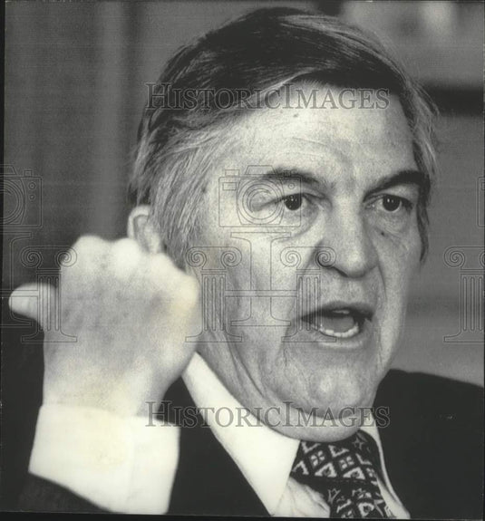 1973 Press Photo Fred O'Green, Litton Industries, saying the Navy should be out - Historic Images