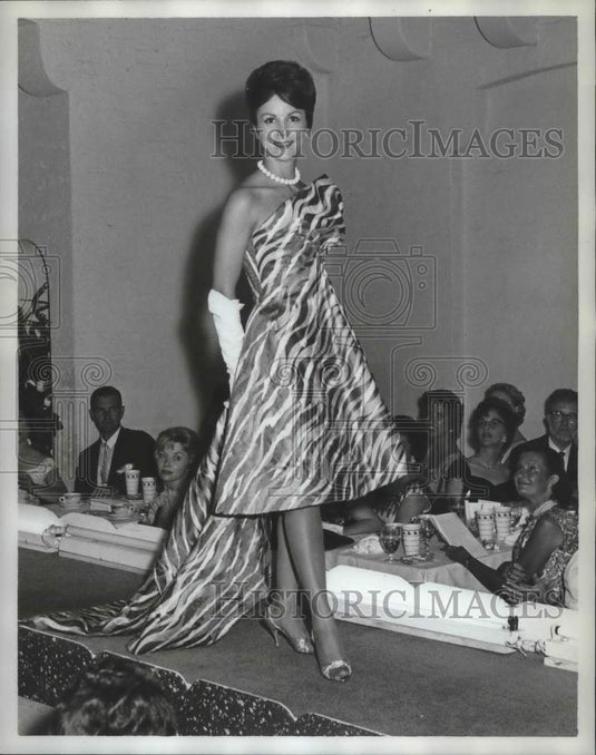 1962 Press Photo Mrs. Al Naughton, model, on runway - abna38476 - Historic Images