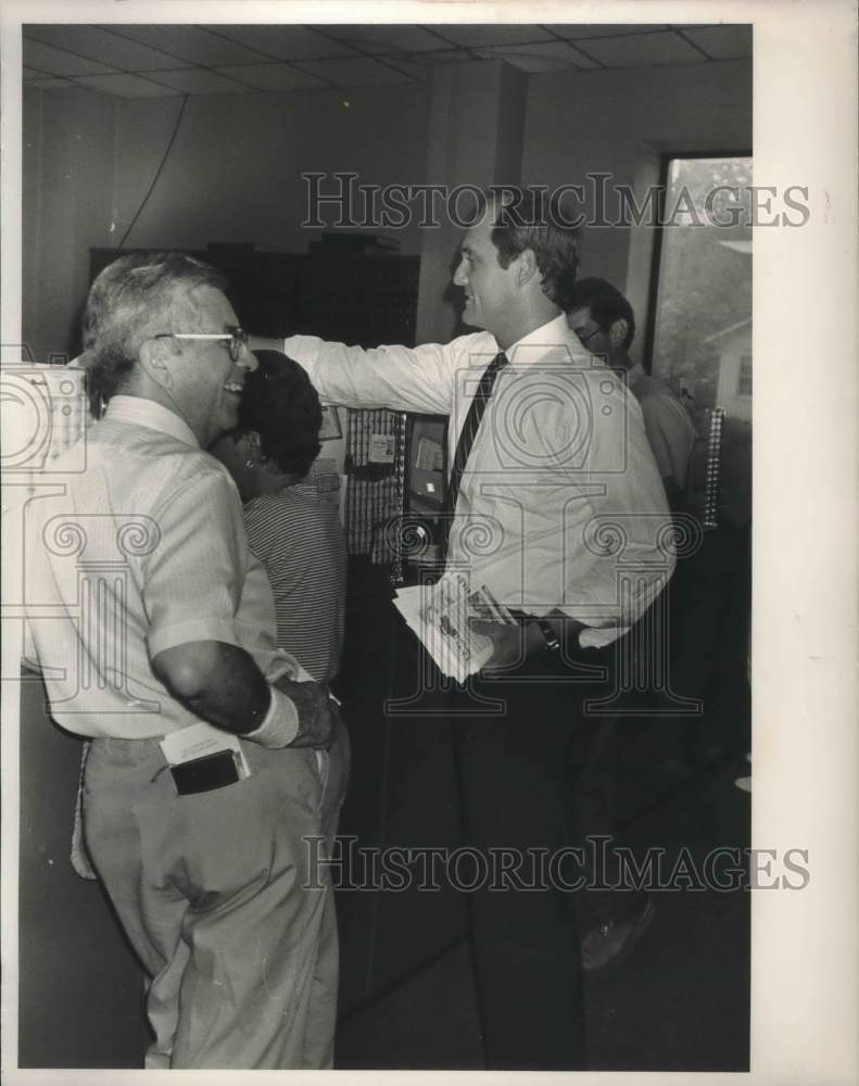 1990 Press Photo Don Siegelman, Politician, Campaigning in DeKalb County - Historic Images