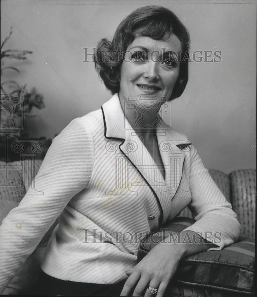 1965 Press Photo Mrs. Jack P. Morrow, President, Junior Women&#39;s Civic Club - Historic Images