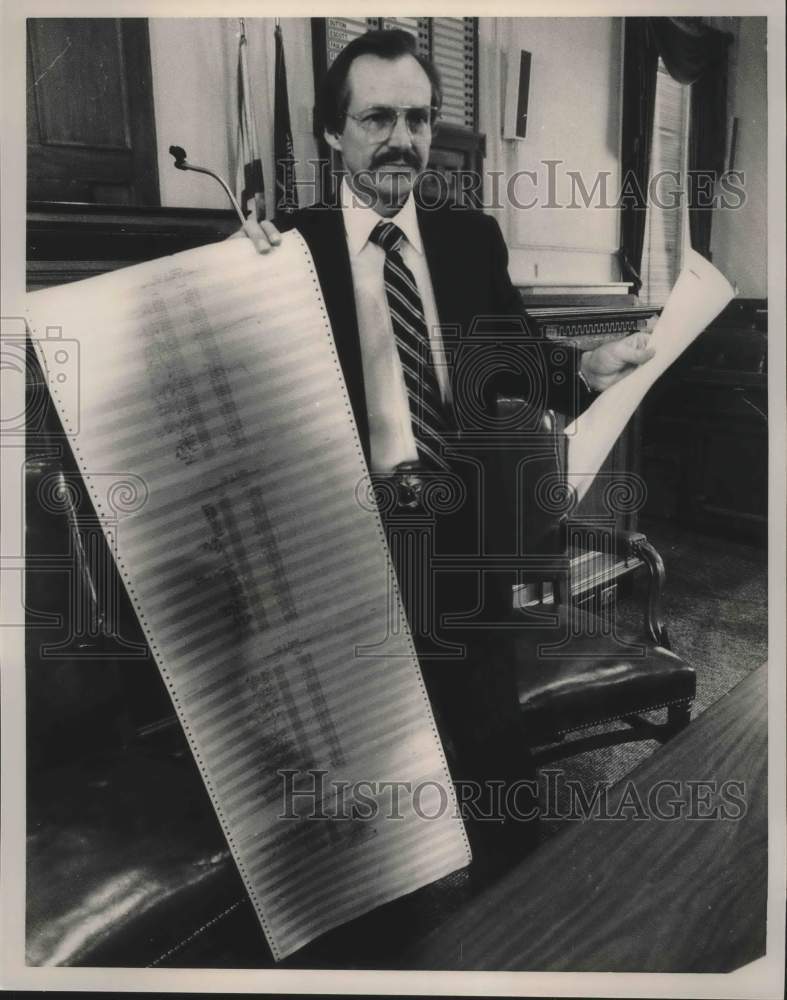 1984 Press Photo Representative Bob McKee at Press Conference - abna38666 - Historic Images