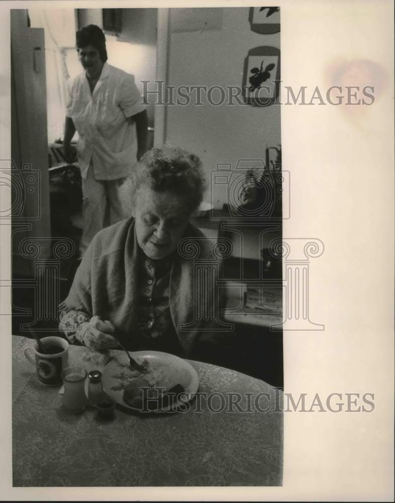 Press Photo Linda Ratliff, Ethyland Andress, Fairfield Nursing Home, Alabama - Historic Images