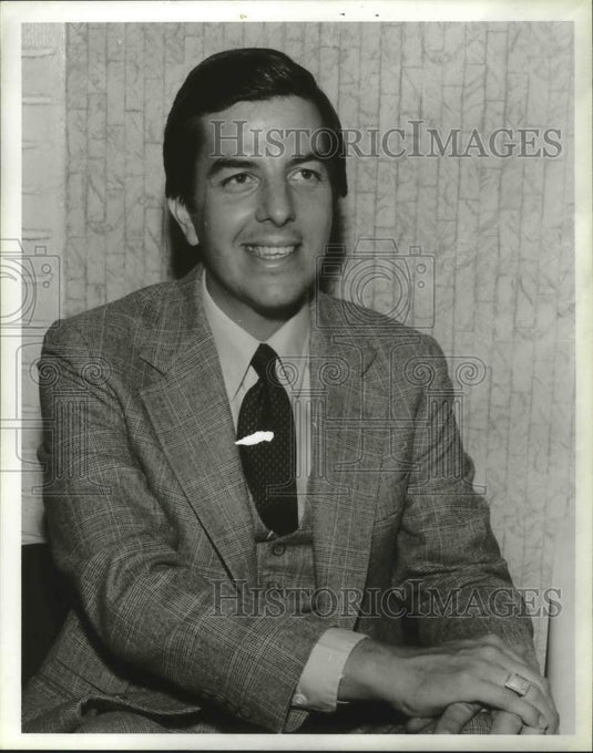 Press Photo Lawrence Oaks, Alabama Historical Commission, at desk - abna38717 - Historic Images