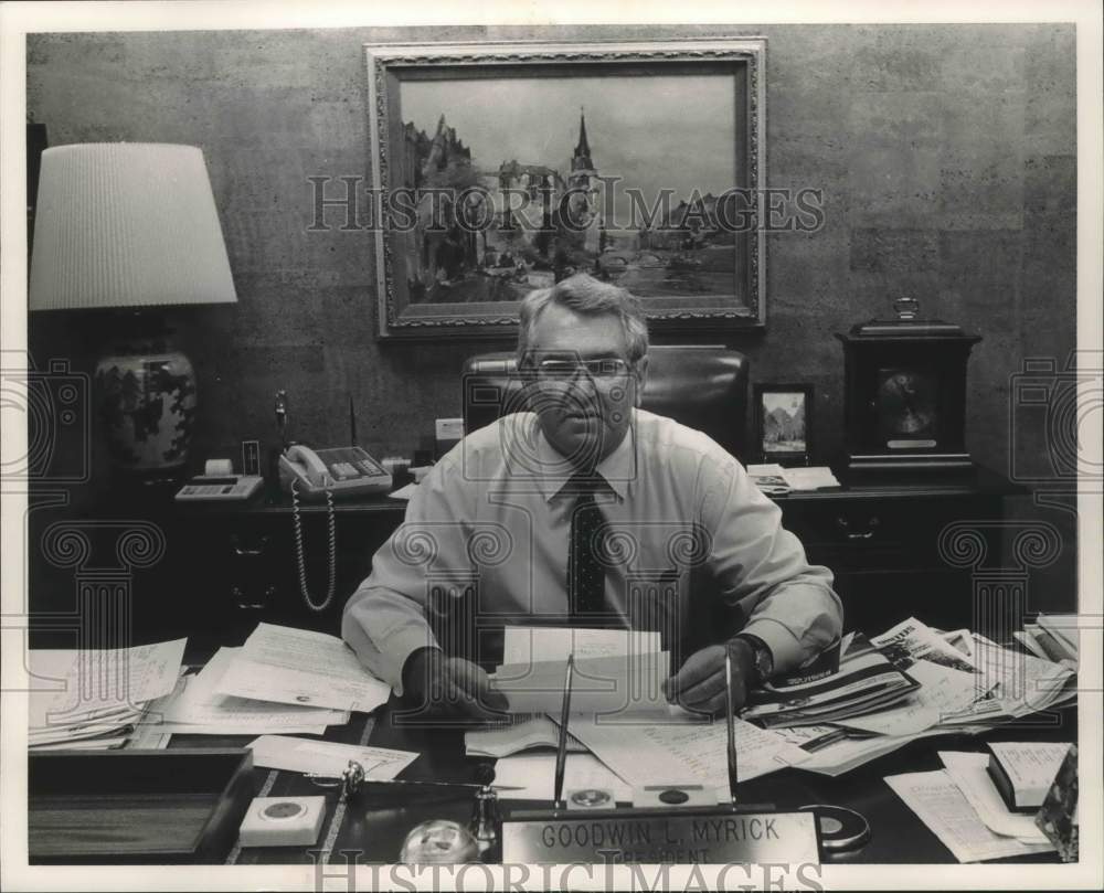 1986 Press Photo Goodwin L. Myrick, Alamaba Farm Bureau, in his office - Historic Images