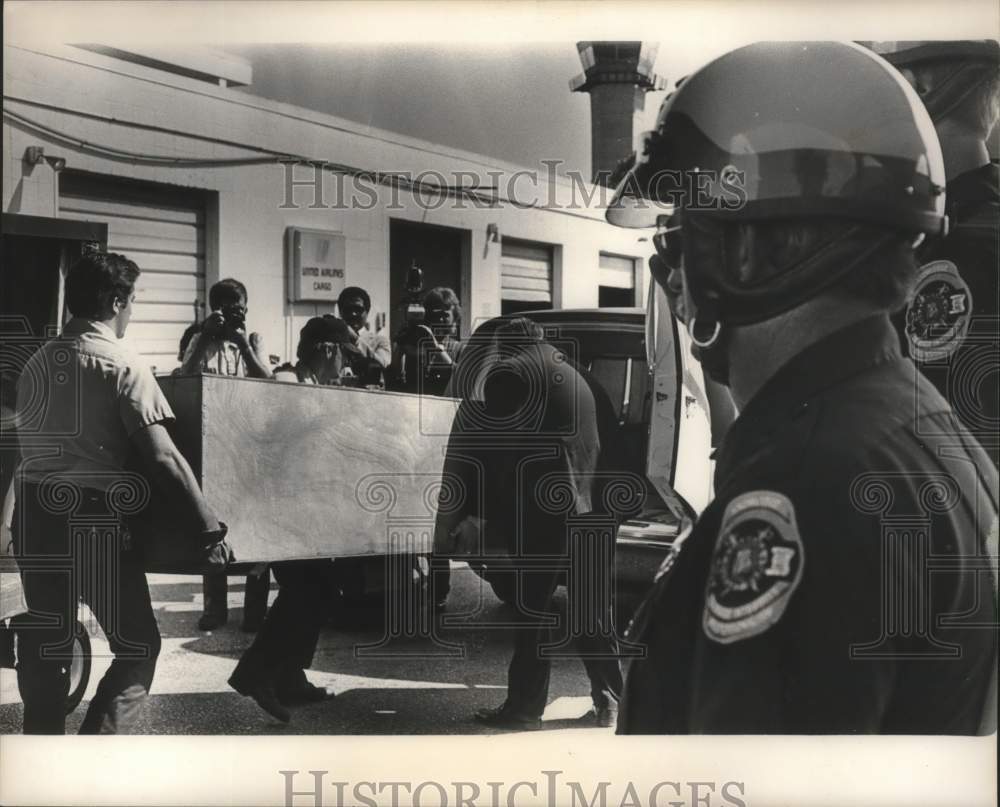 Press Photo Casket Containing Body of Policeman Dana Parker in Huntsville, AL - Historic Images