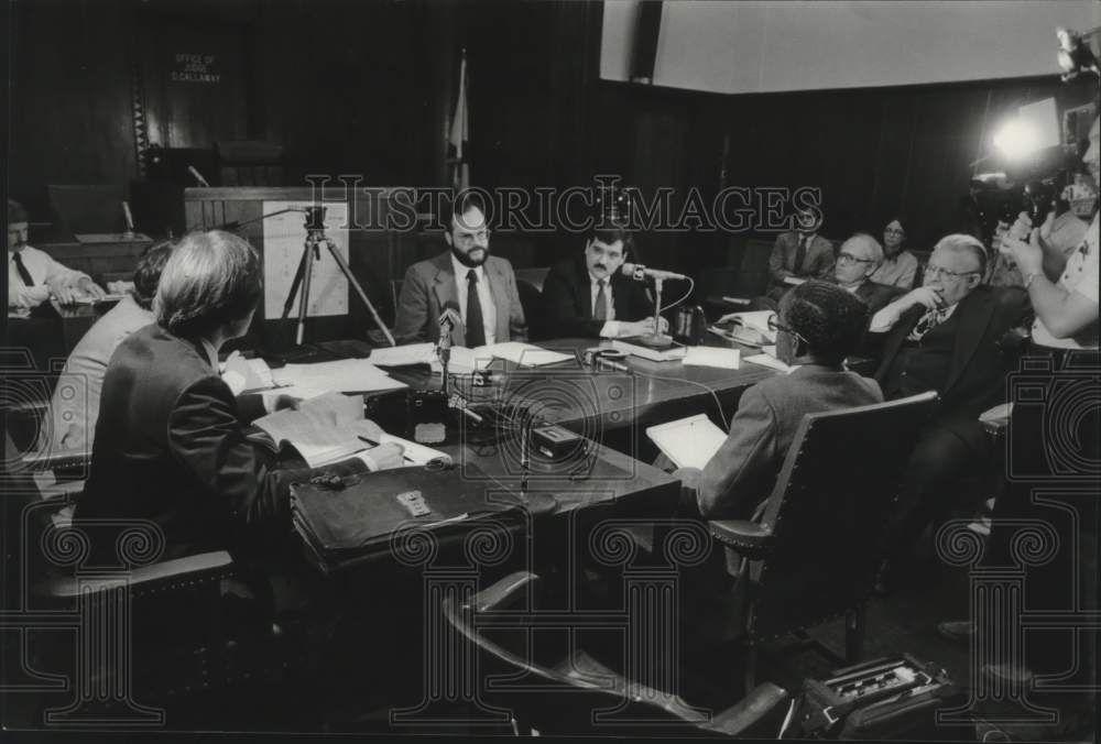 1980 Press Photo Don Siegelman, Secretary of State, and Party Representatives - Historic Images