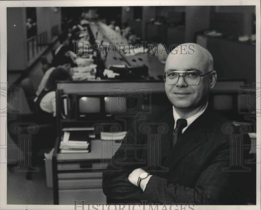 1987 Press Photo Robert L. Neumeier, manager of Central Banks, Alabama - Historic Images