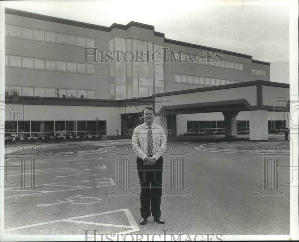 1991 Press Photo Doug Griggs at Bill Nichols State Veteran&#39;s Home, Alabama - Historic Images