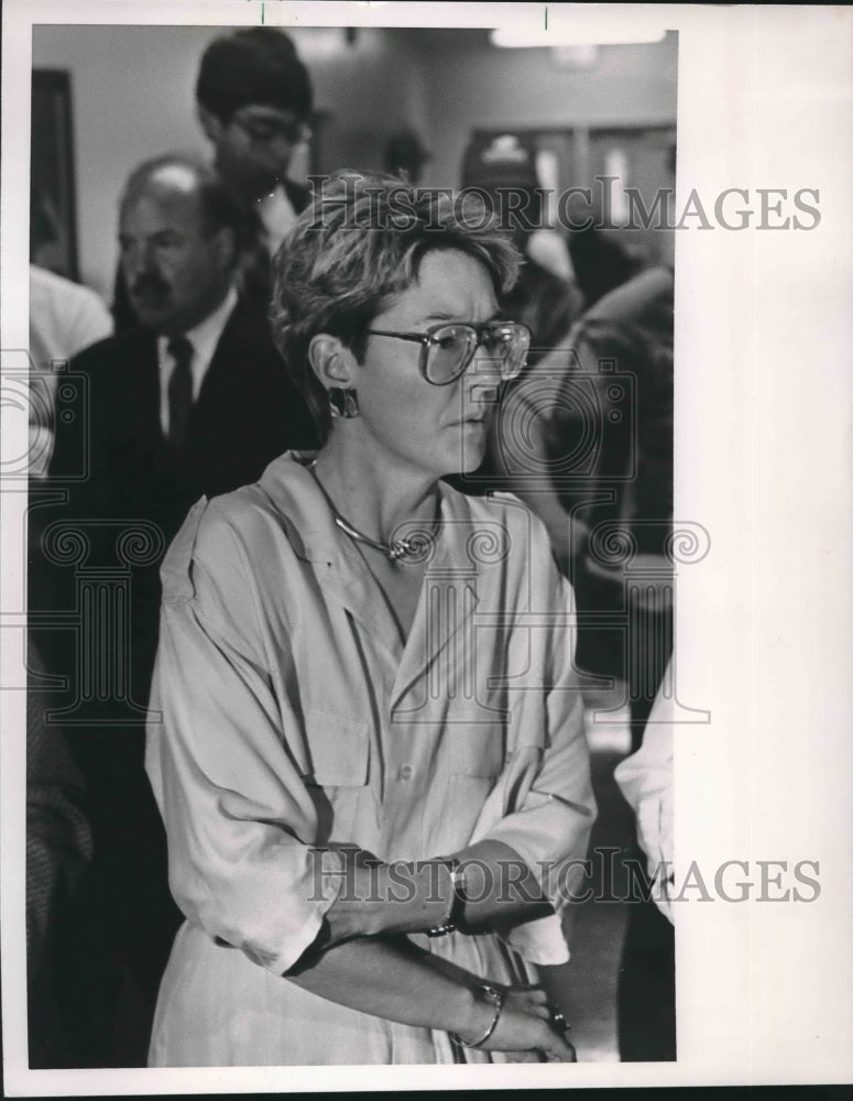 1987 Press Photo Judith Thompson before meeting at Birmingham Turf Club, Alabama - Historic Images