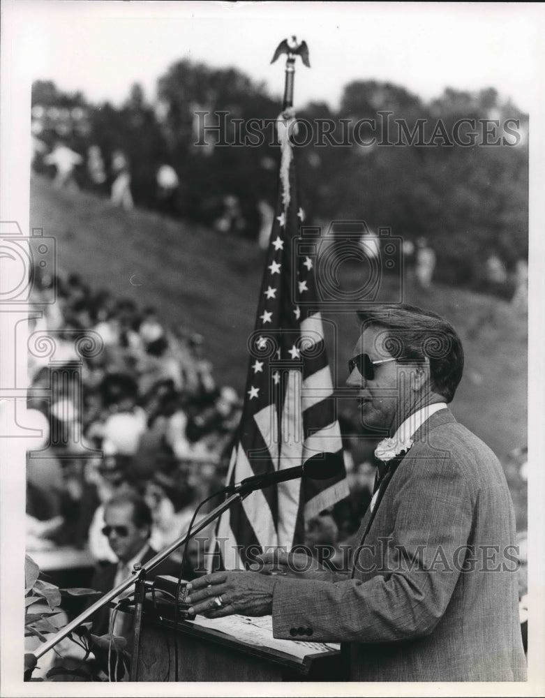 1990 Press Photo Courtesy is Contagious speech Herb A. Sang - abna39111 - Historic Images