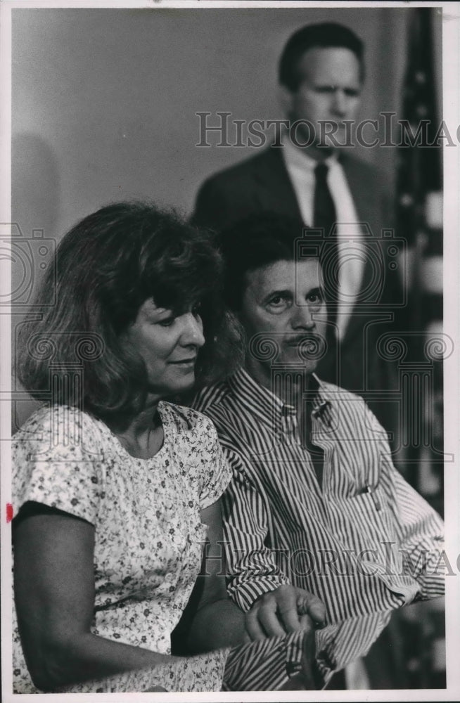 Press Photo Michele Saint Romain parents Anita and Andre hold press conference - Historic Images