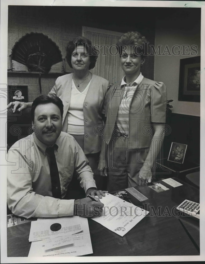 1985, City Councilman Ted Townley with wife and mother in Homewood - Historic Images