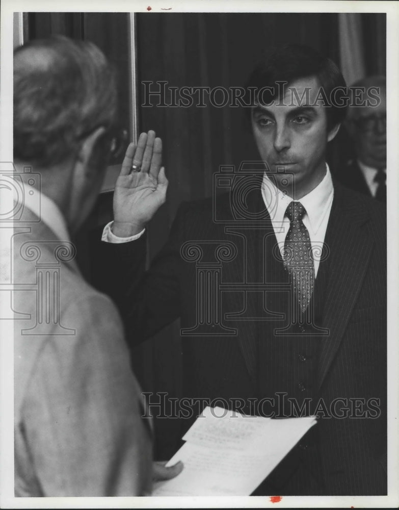 1980, Frank Skinner, Hoover Mayor was sworn in - abna39416 - Historic Images