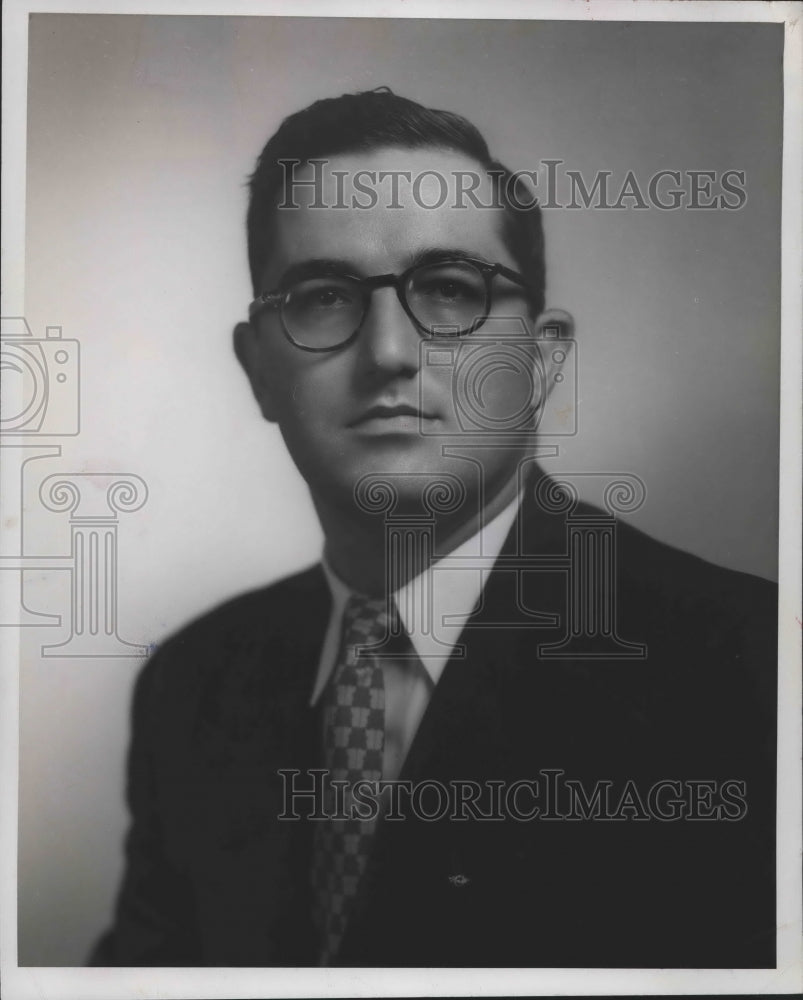 1958 Press Photo Harris Saunders, Jr., President, Saunders System Corporation - Historic Images